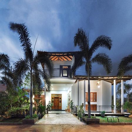Gold Crown Residence Дамбулла Экстерьер фото