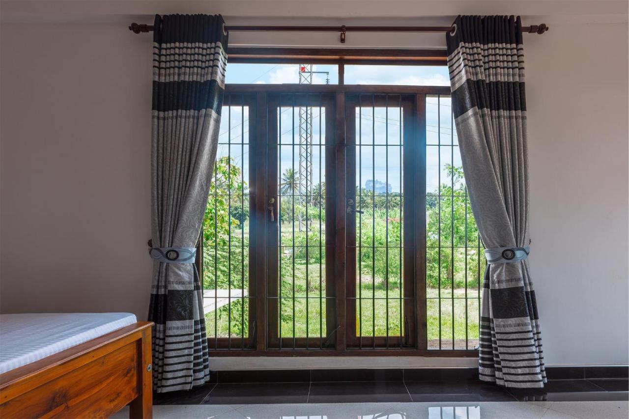 Gold Crown Residence Дамбулла Экстерьер фото